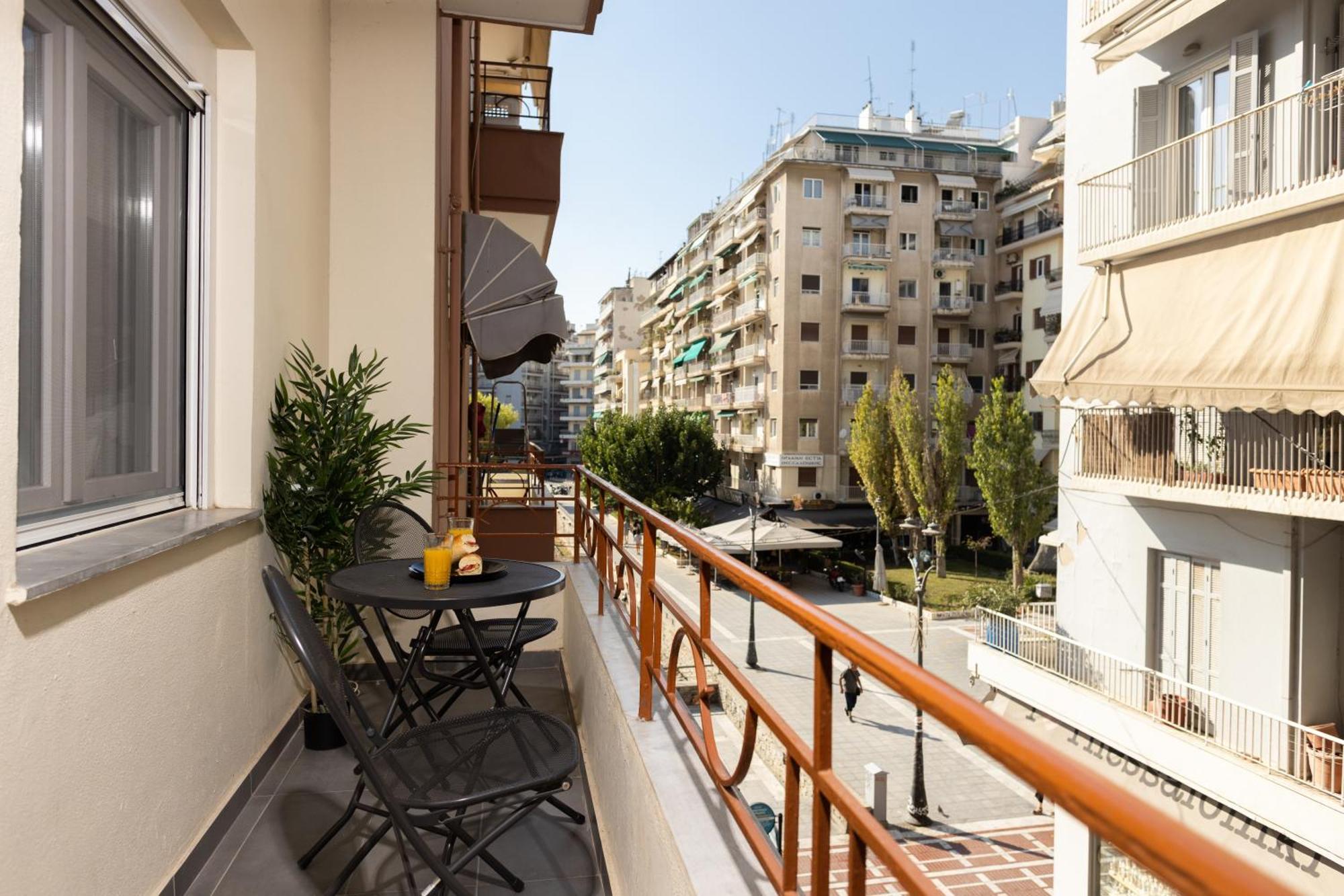 Starlights Wonderful View Apartments By Binobi! 塞萨洛尼基 外观 照片